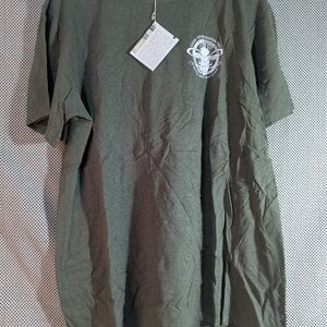 Men's Green Onno Gluten Free Bakery Bee Graphic Tee